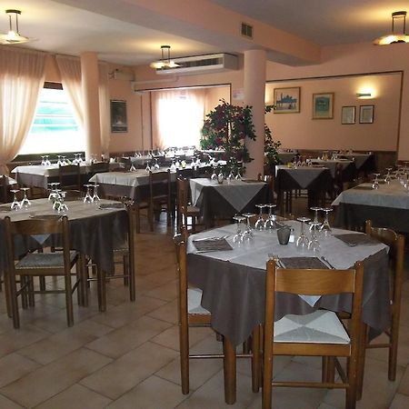 Albergo Ristorante Gori Ameglia Ngoại thất bức ảnh
