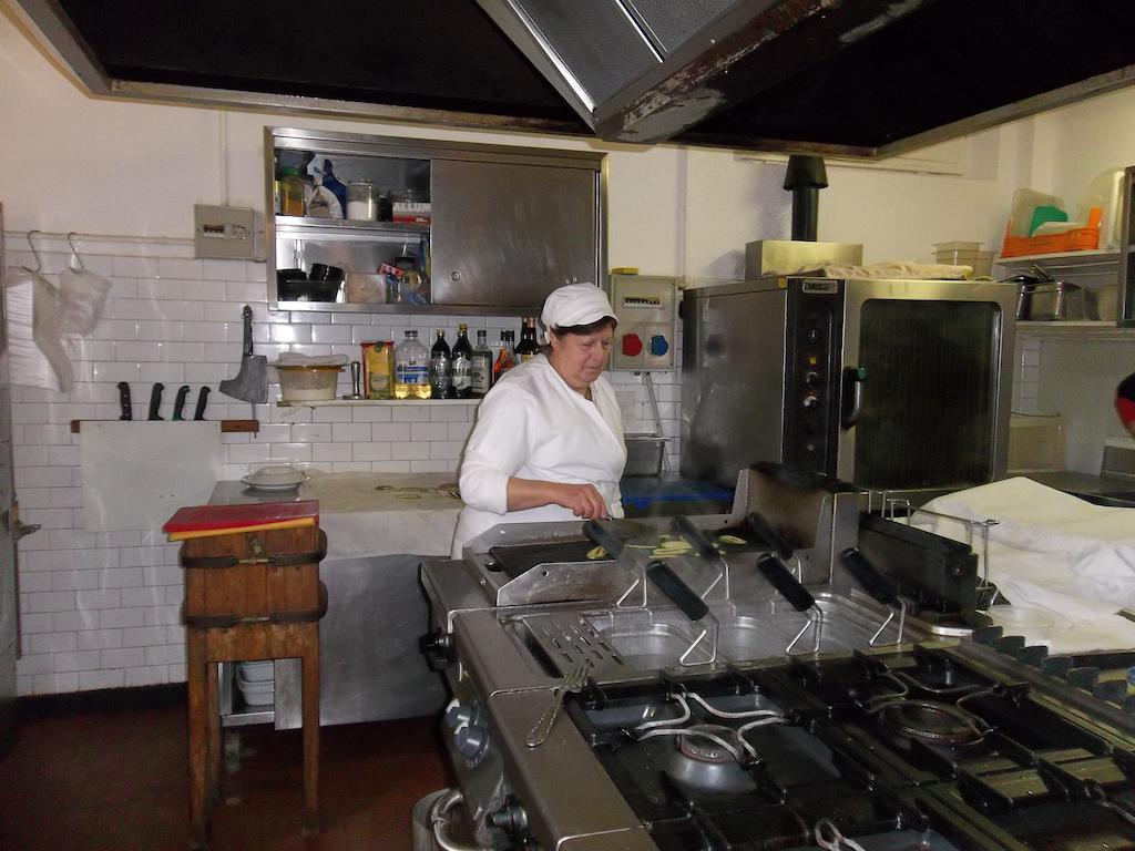 Albergo Ristorante Gori Ameglia Ngoại thất bức ảnh